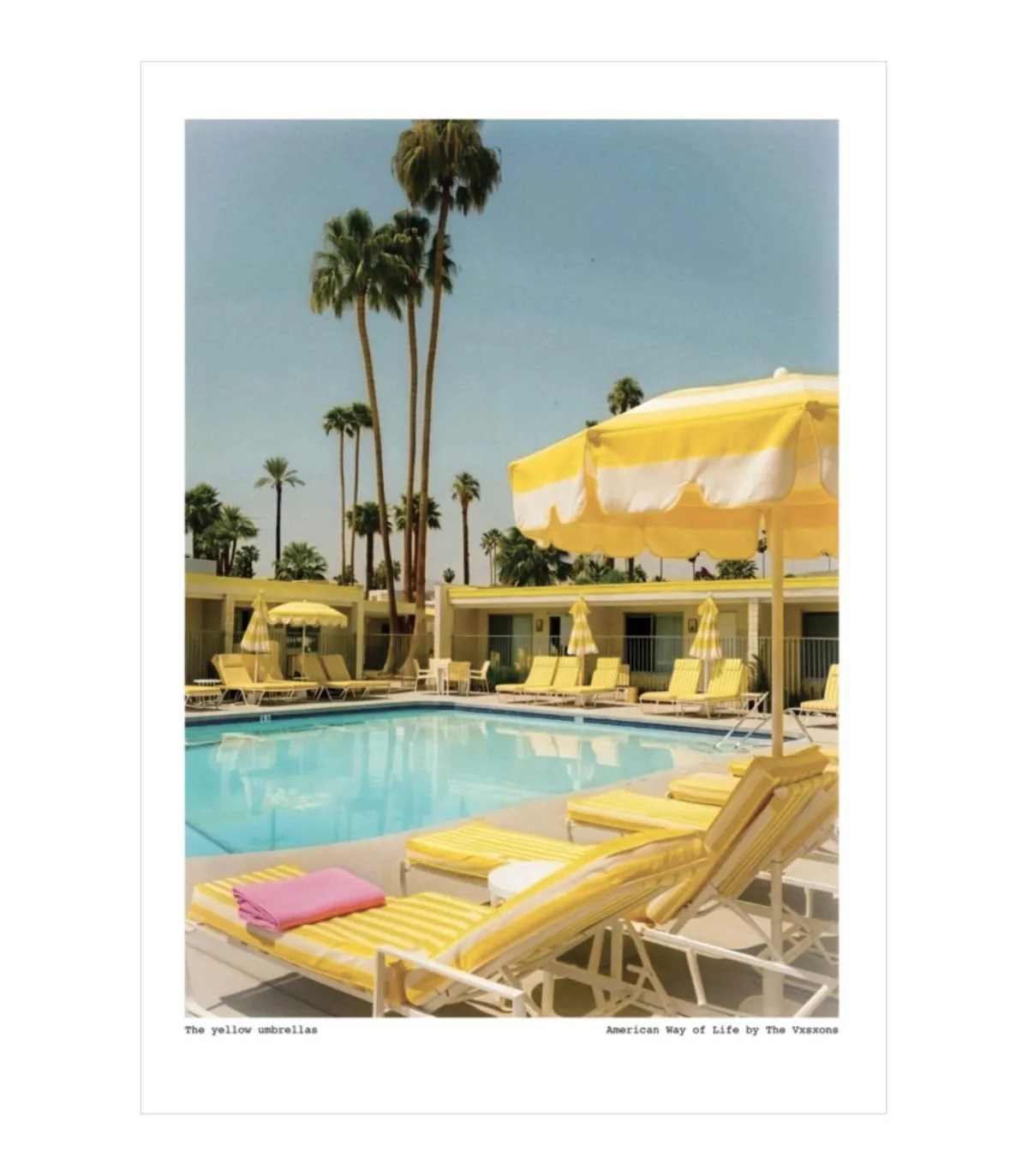 Image Republic Affiche The Vision Awol 013 - The yellow umbrellas 30 x 40 cm* Affiches & Tableaux