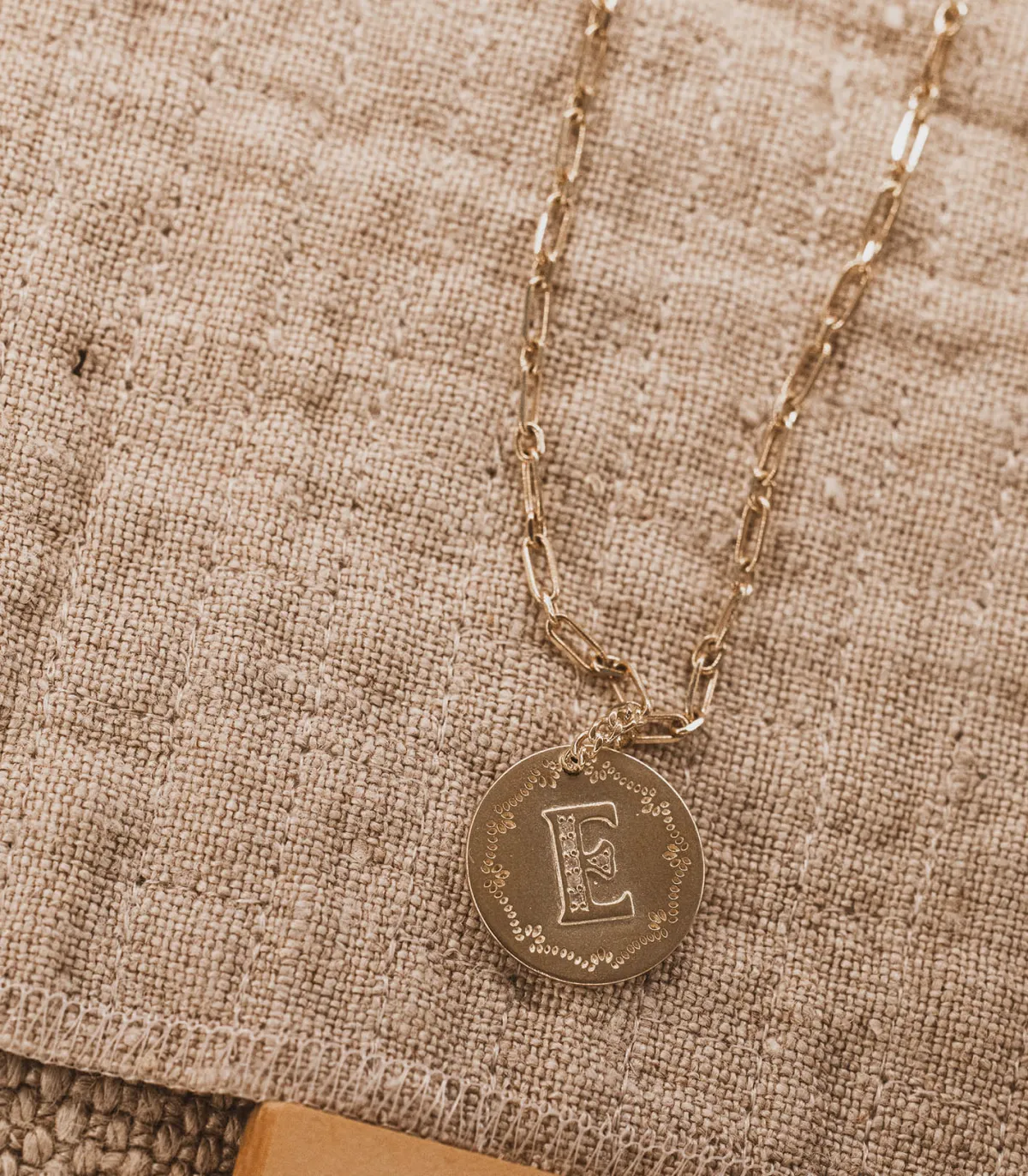 Pascale Monvoisin Amulette Alphabet*Femme Pendentifs