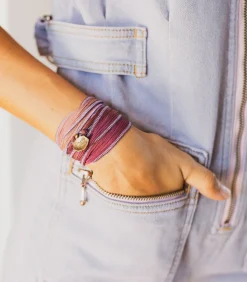 Catherine Michiels Bracelet en soie à nouer et charm Simplify en bronze*Femme Bracelets|Bijoux