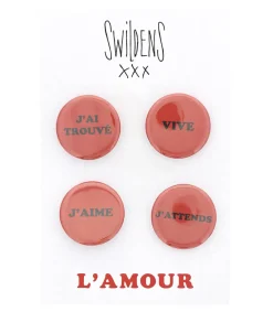 Swildens Lot de 4 badges rouges en métal "L'Amour"*Femme Badges & Porte-Clés
