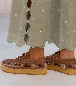 laidback london Mocassins Komo Camel Suede & White Crochet*Femme Mocassins