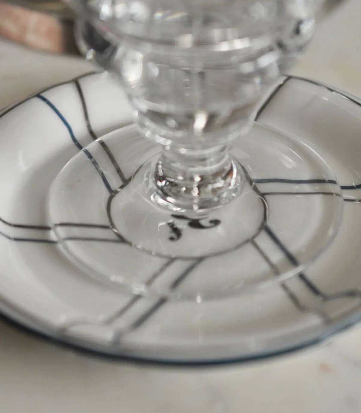 Bonnecaze Soucoupe 3f en porcelaine à lignes* Assiettes & Plats