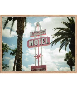Lola James Harper Tableau avec cadre "Motel" 60x80cm* Affiches & Tableaux