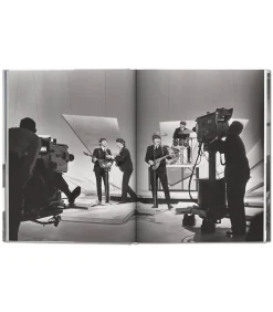 Taschen The Beatles on the road, 1964-1966 - Harry Benson* Beaux Livres